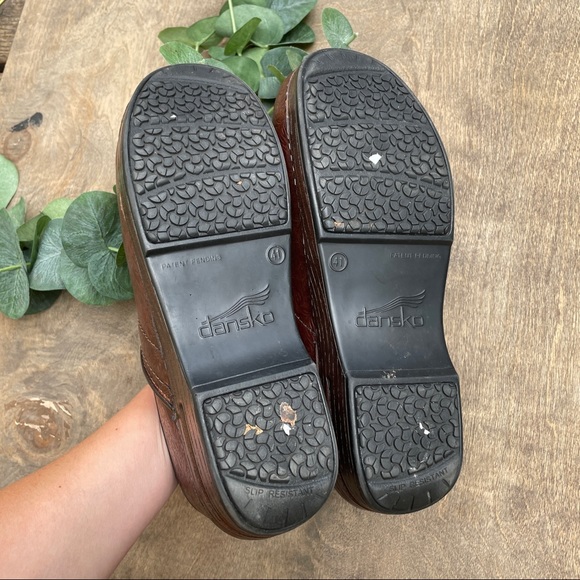 Dansko Pro Xp Floral Tooled Brown Leather Clogs 41 - Picture 7 of 10